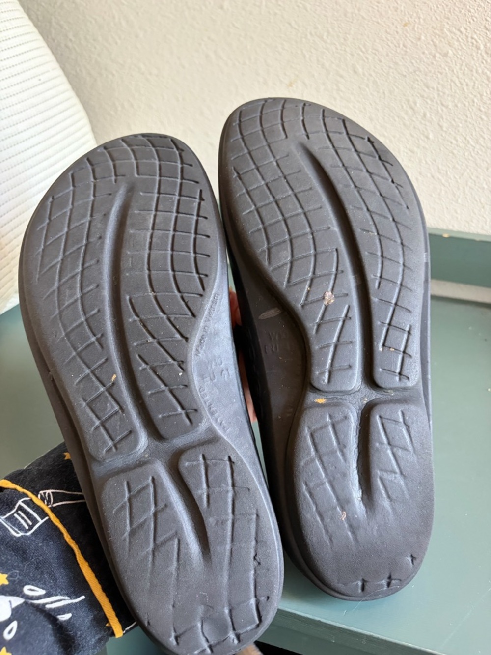 OOFOS OOLALA Classic Light Weight Sandals In Size 10 - Picture 6 of 9